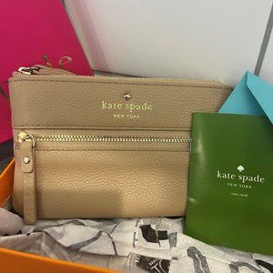 Kate Spade Cobble Hill Bee Pebbled Wristlet